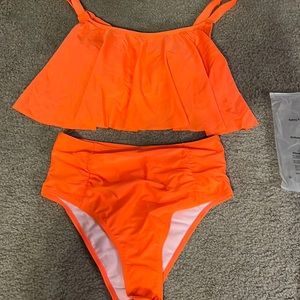 Women’s bathing suit size large